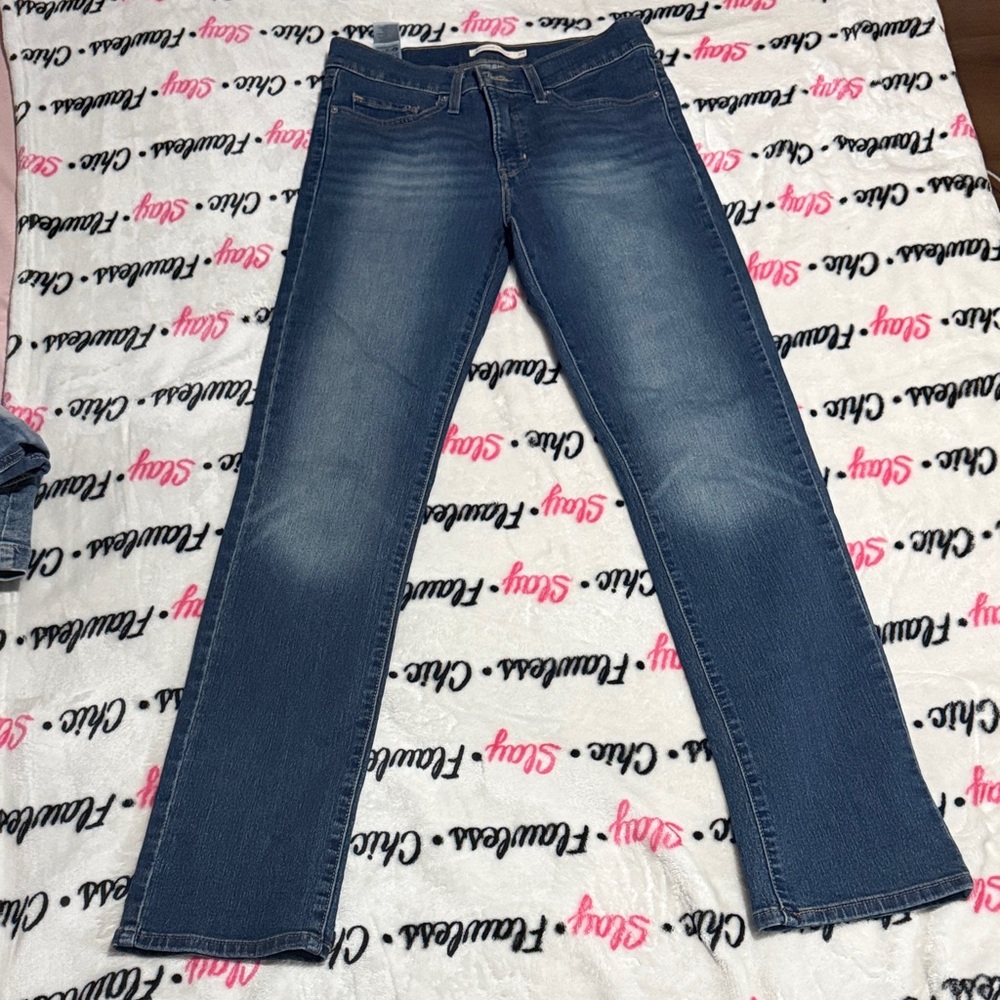 Levi's Women's Straight Leg Blue Jeans